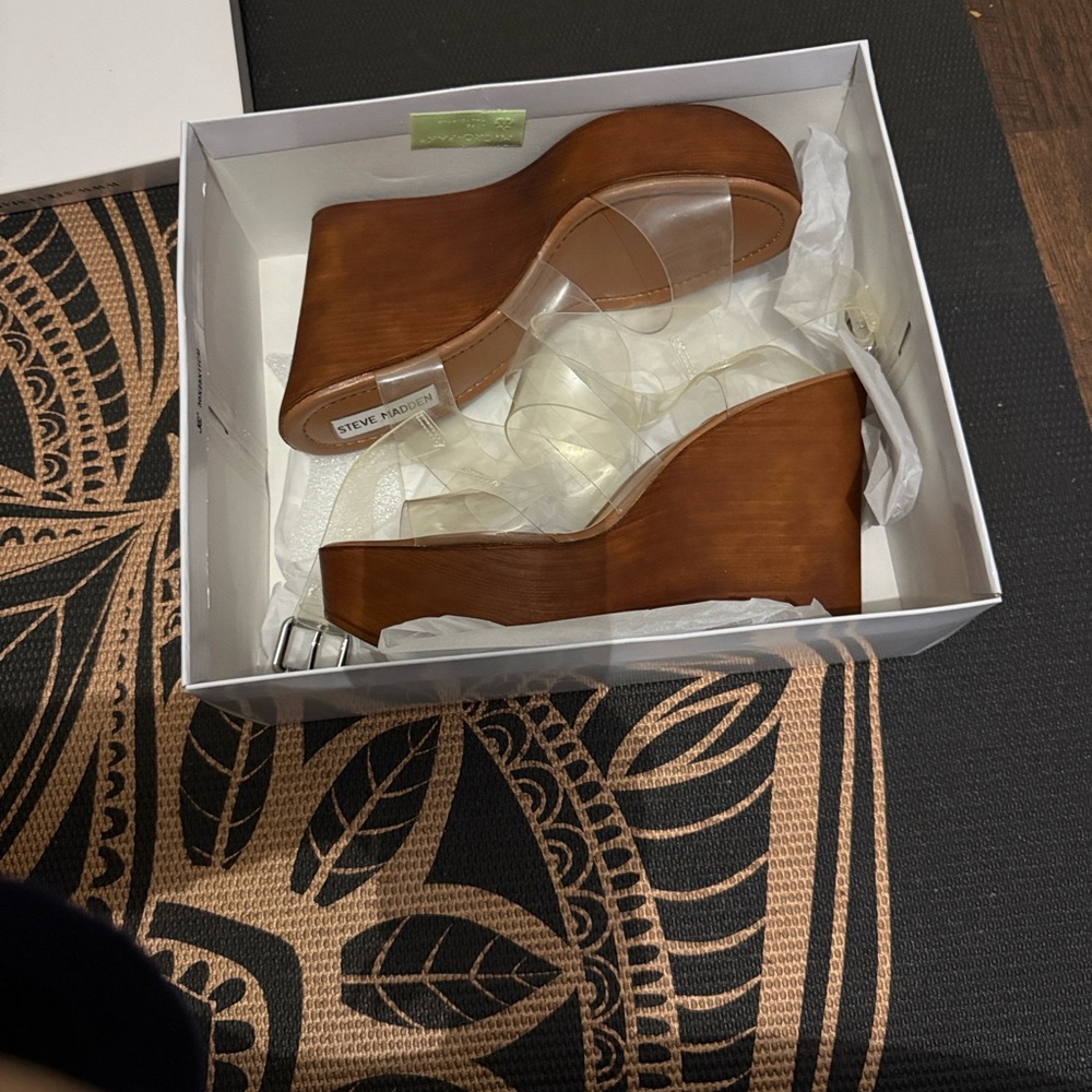 Steve Madden Tan Wedge Sandals